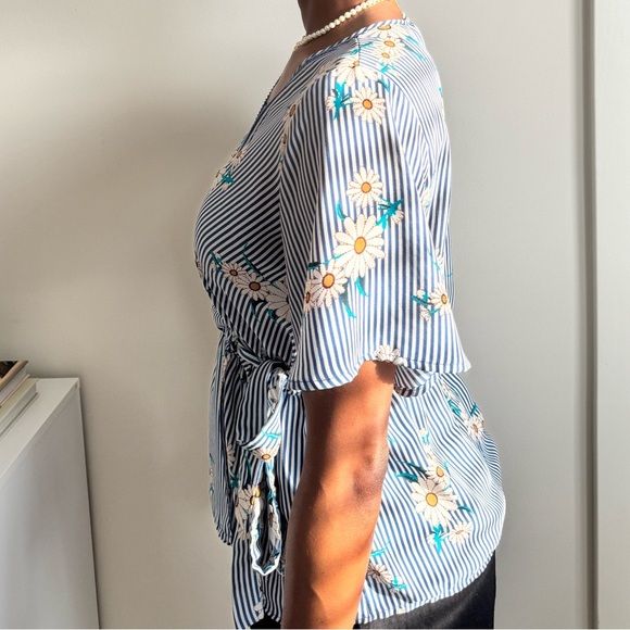 Nordstrom Sienna Sky Blue Floral Striped Wrap Top - Picture 6 of 7
